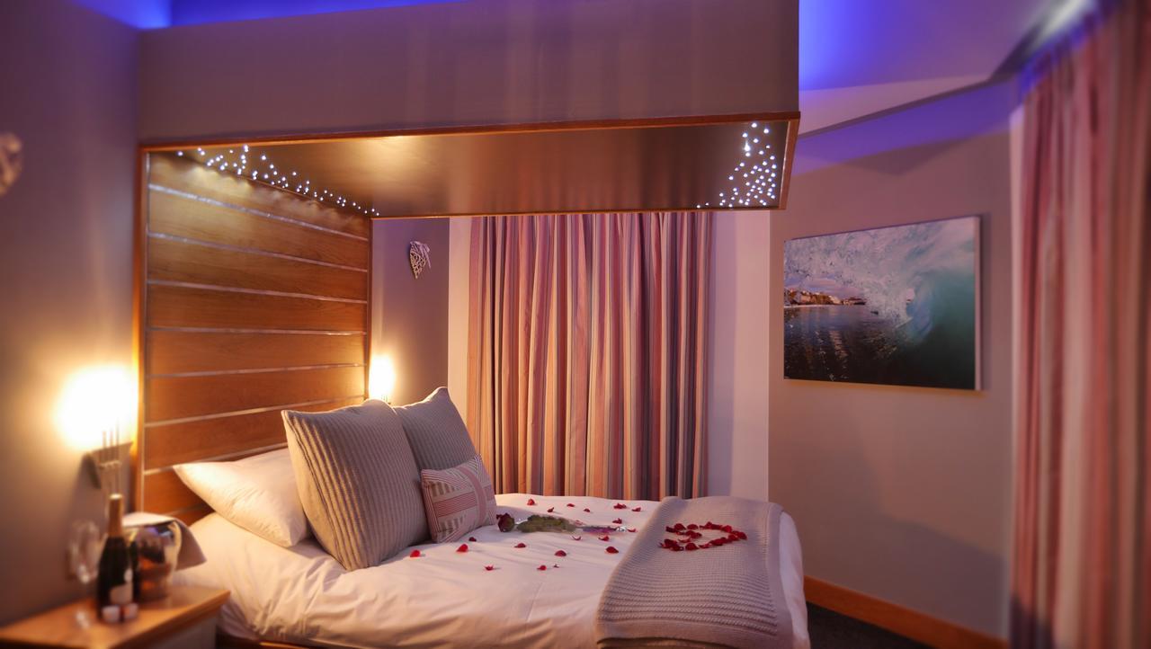 The Oceanic Luxury Aparthotel Falmouth Eksteriør bilde